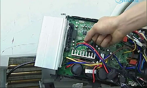 七台河美的空调电话是多少