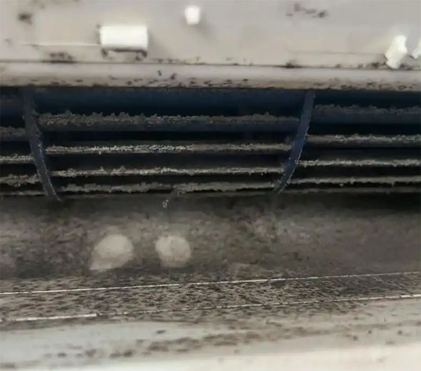 七台河空调吹的风有股烧焦味是怎么回事